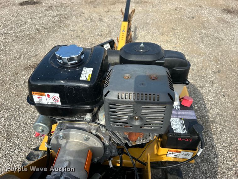 image for item EG0889 2017 Vermeer RTX130 trencher