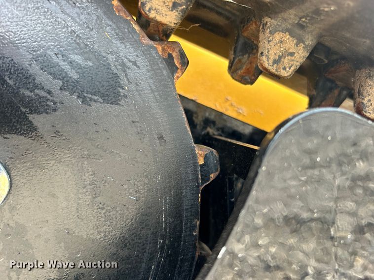 image for item EG0889 2017 Vermeer RTX130 trencher