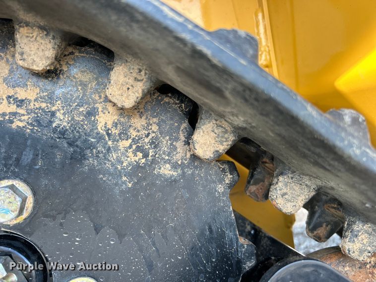 image for item EG0889 2017 Vermeer RTX130 trencher