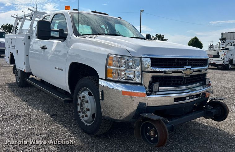 image for item EG0893 2010 Chevrolet Silverado 3500HD Ext. Cab utility bed pickup truck