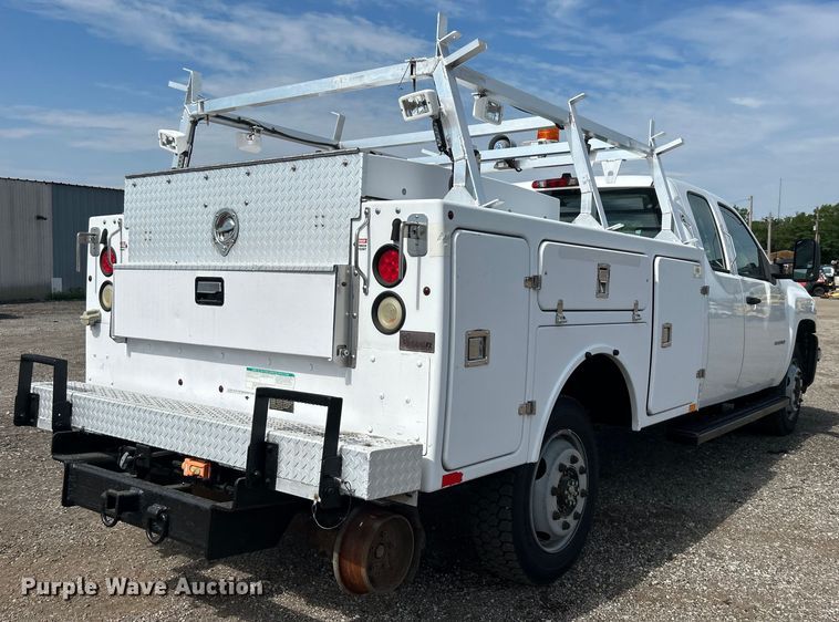 image for item EG0893 2010 Chevrolet Silverado 3500HD Ext. Cab utility bed pickup truck
