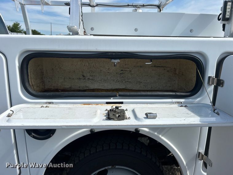 image for item EG0893 2010 Chevrolet Silverado 3500HD Ext. Cab utility bed pickup truck