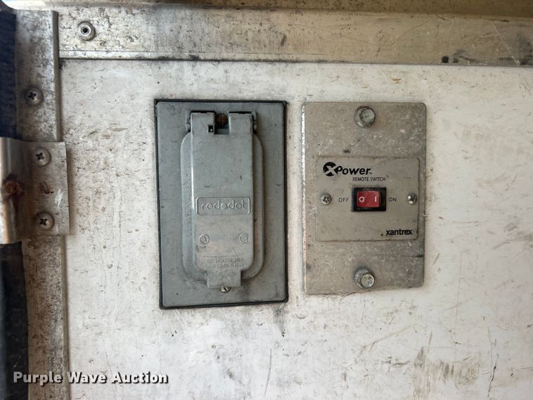 image for item EG0893 2010 Chevrolet Silverado 3500HD Ext. Cab utility bed pickup truck