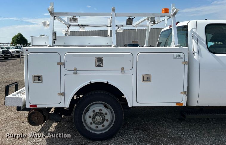 image for item EG0893 2010 Chevrolet Silverado 3500HD Ext. Cab utility bed pickup truck