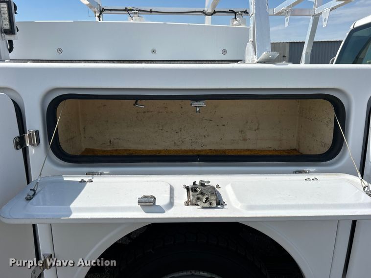 image for item EG0893 2010 Chevrolet Silverado 3500HD Ext. Cab utility bed pickup truck