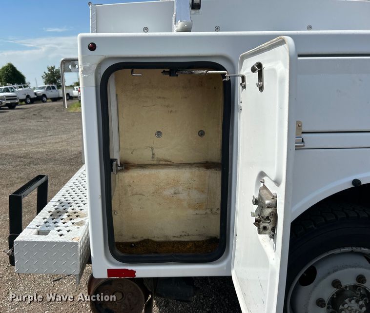 image for item EG0893 2010 Chevrolet Silverado 3500HD Ext. Cab utility bed pickup truck