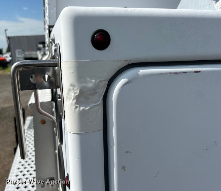 image for item EG0893 2010 Chevrolet Silverado 3500HD Ext. Cab utility bed pickup truck