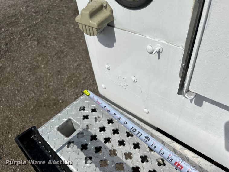 image for item EG0893 2010 Chevrolet Silverado 3500HD Ext. Cab utility bed pickup truck