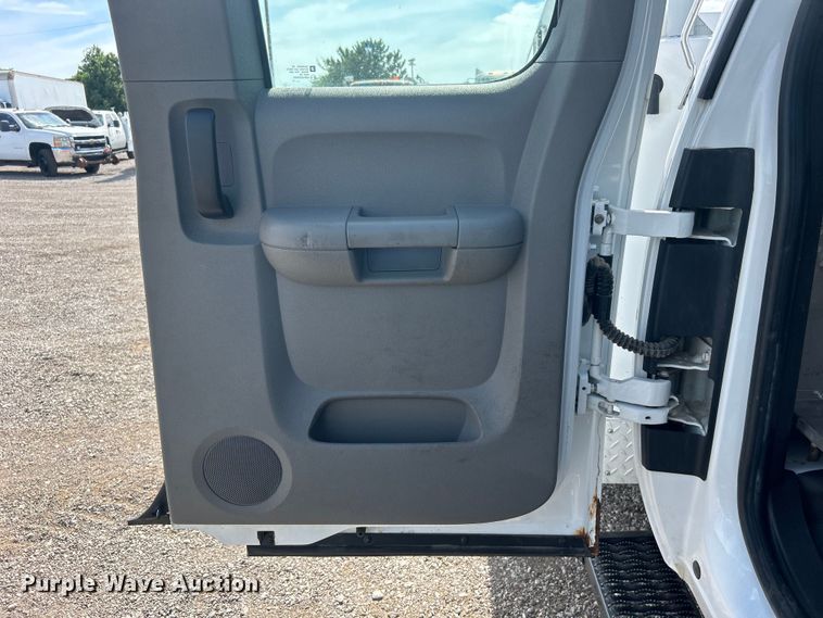 image for item EG0893 2010 Chevrolet Silverado 3500HD Ext. Cab utility bed pickup truck