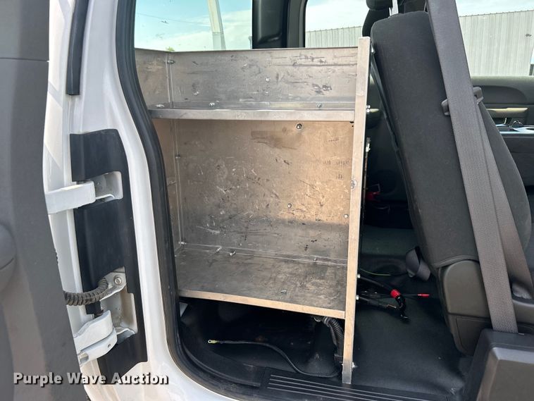 image for item EG0893 2010 Chevrolet Silverado 3500HD Ext. Cab utility bed pickup truck