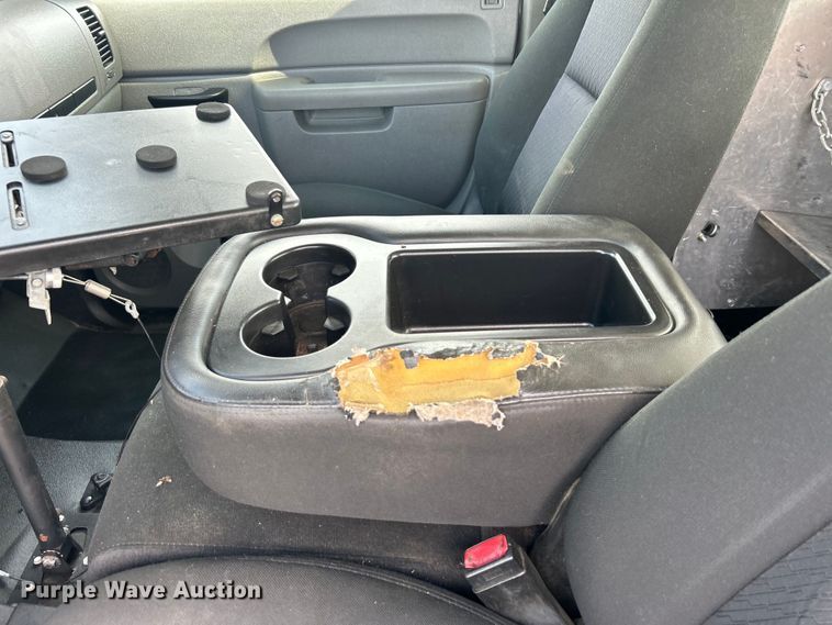 image for item EG0893 2010 Chevrolet Silverado 3500HD Ext. Cab utility bed pickup truck