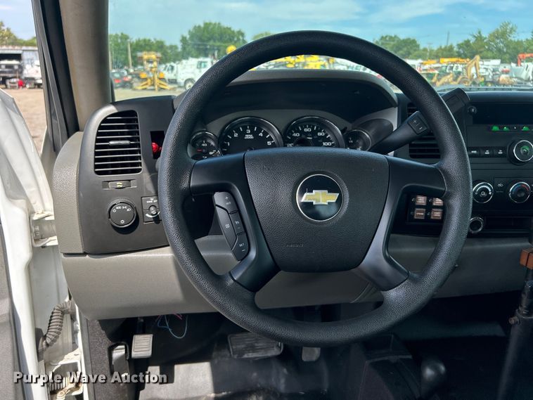 image for item EG0893 2010 Chevrolet Silverado 3500HD Ext. Cab utility bed pickup truck