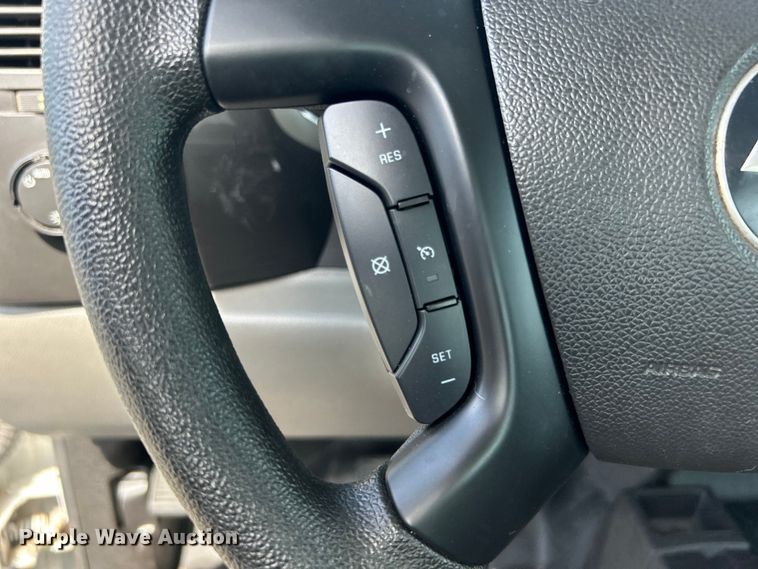 image for item EG0893 2010 Chevrolet Silverado 3500HD Ext. Cab utility bed pickup truck