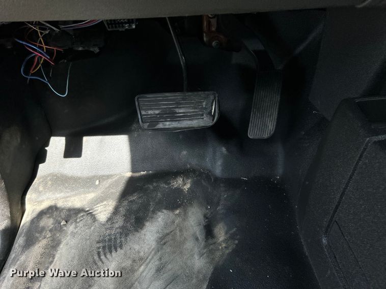 image for item EG0893 2010 Chevrolet Silverado 3500HD Ext. Cab utility bed pickup truck