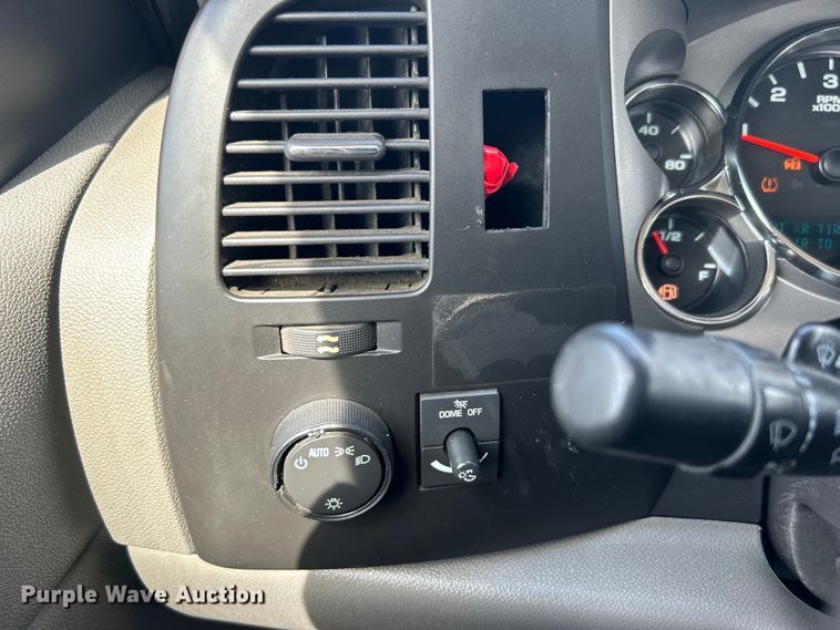 image for item EG0893 2010 Chevrolet Silverado 3500HD Ext. Cab utility bed pickup truck