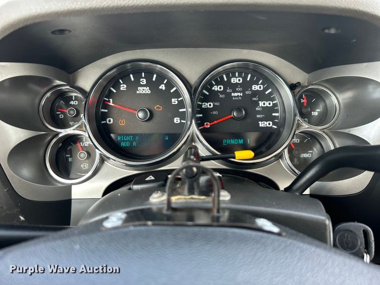 image for item EG0893 2010 Chevrolet Silverado 3500HD Ext. Cab utility bed pickup truck