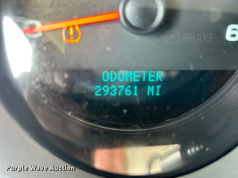 image for item EG0893 2010 Chevrolet Silverado 3500HD Ext. Cab utility bed pickup truck