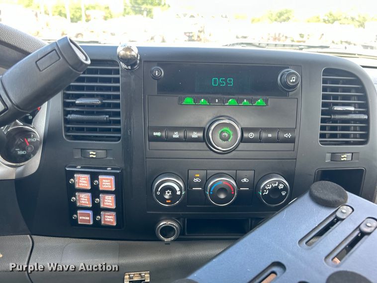 image for item EG0893 2010 Chevrolet Silverado 3500HD Ext. Cab utility bed pickup truck