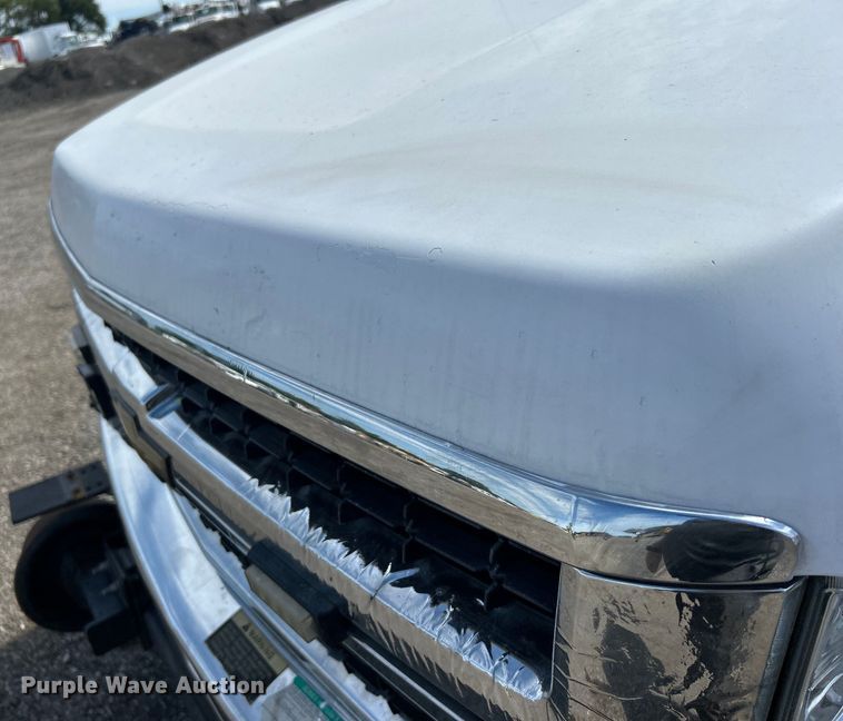 image for item EG0893 2010 Chevrolet Silverado 3500HD Ext. Cab utility bed pickup truck