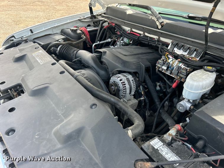 image for item EG0893 2010 Chevrolet Silverado 3500HD Ext. Cab utility bed pickup truck