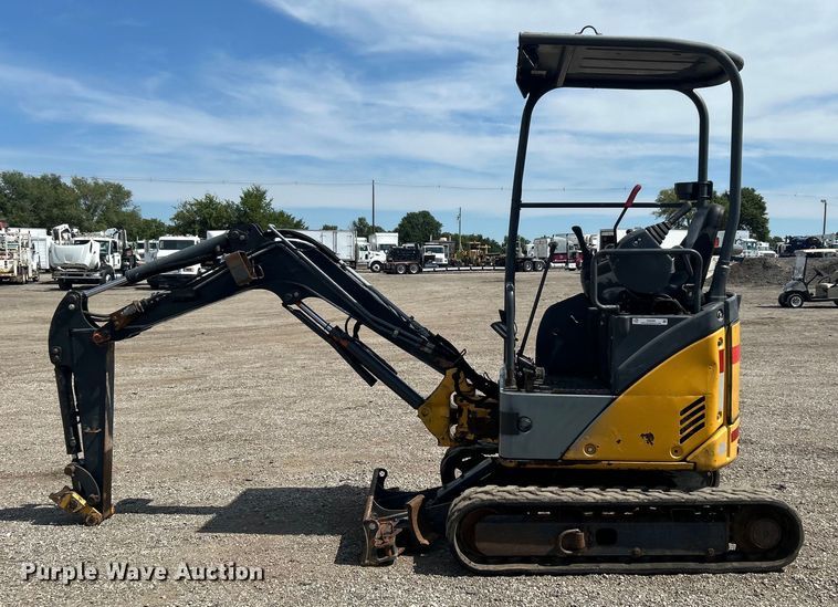 image for item EG0895 John Deere 17D mini excavator