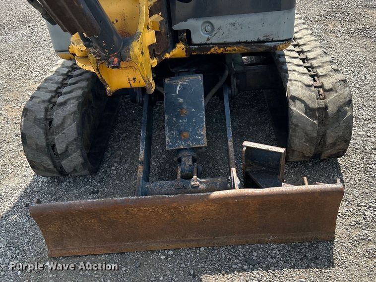 image for item EG0895 John Deere 17D mini excavator