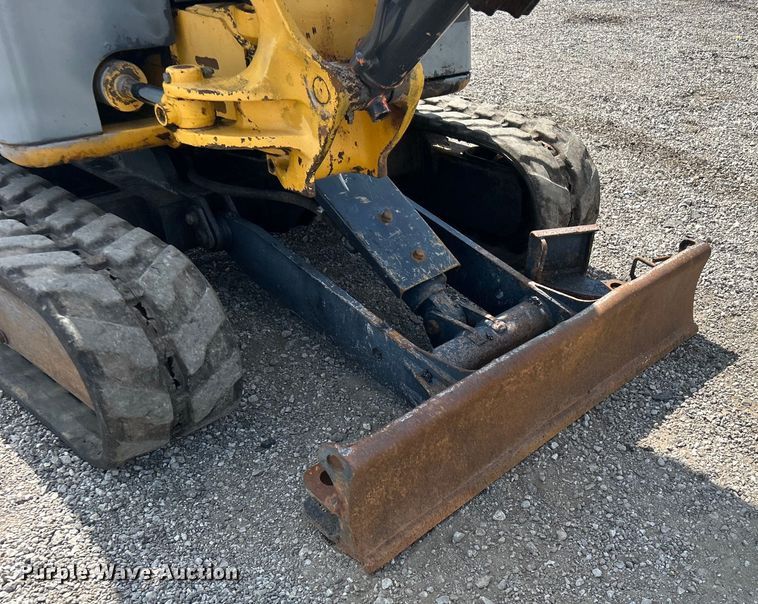 image for item EG0895 John Deere 17D mini excavator