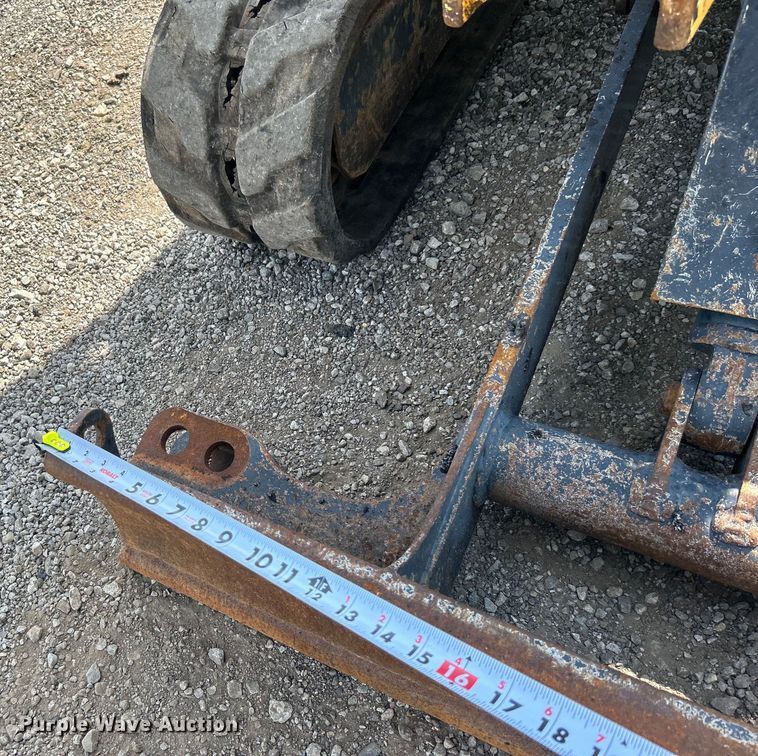 image for item EG0895 John Deere 17D mini excavator