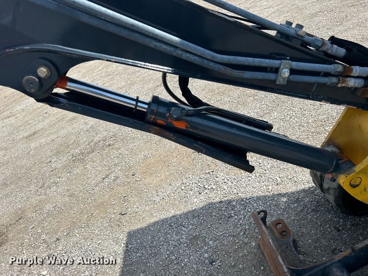 image for item EG0895 John Deere 17D mini excavator