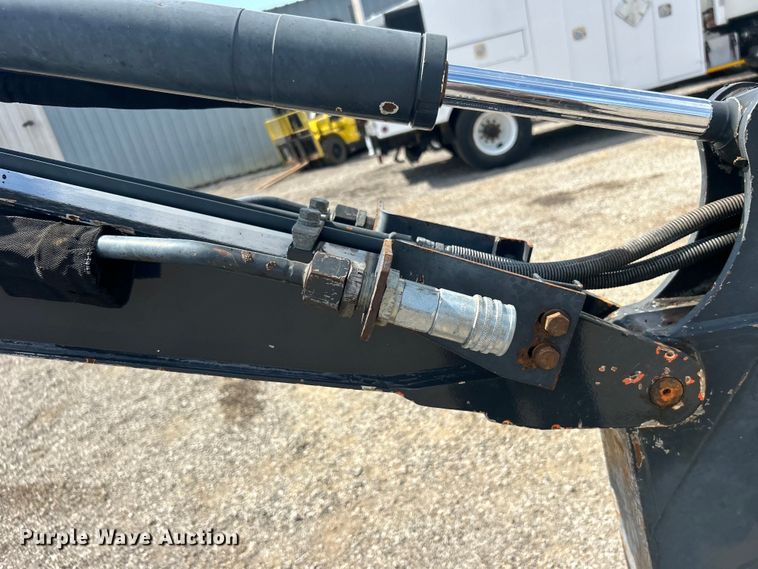 image for item EG0895 John Deere 17D mini excavator