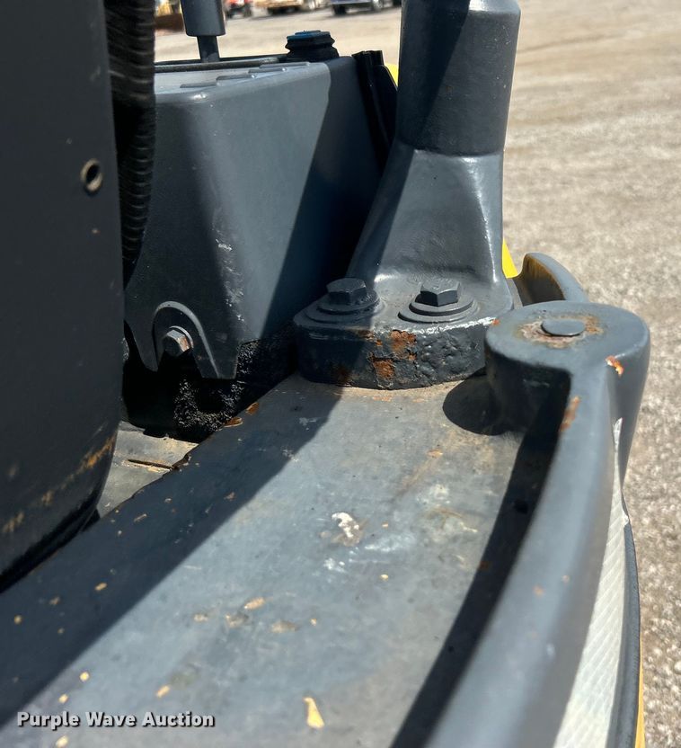 image for item EG0895 John Deere 17D mini excavator