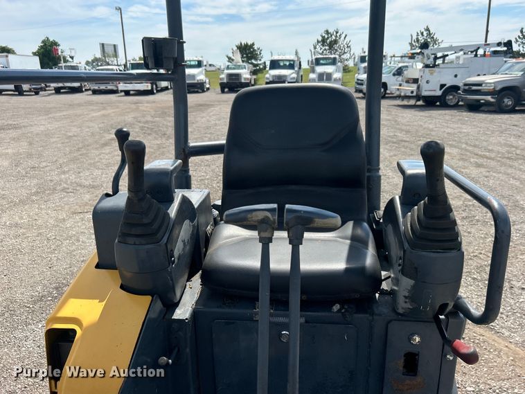 image for item EG0895 John Deere 17D mini excavator