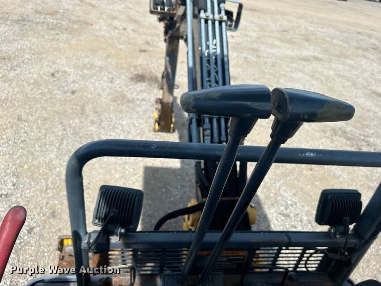 image for item EG0895 John Deere 17D mini excavator