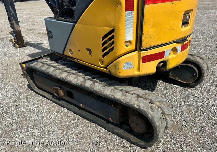 image for item EG0895 John Deere 17D mini excavator