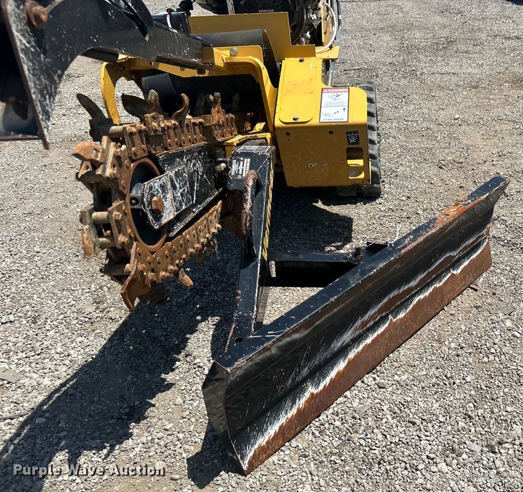 image for item EG0899 2017 Vermeer  RTX130 trencher