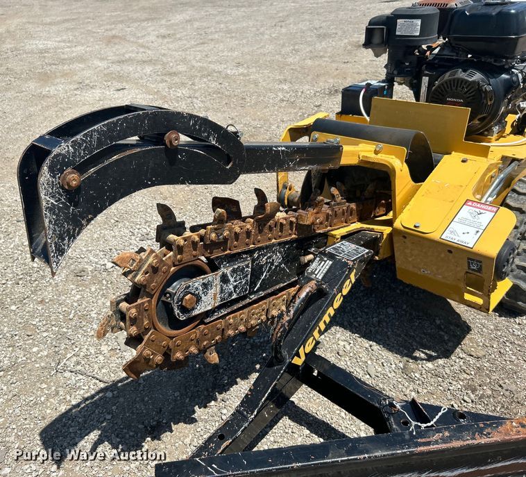 image for item EG0899 2017 Vermeer  RTX130 trencher