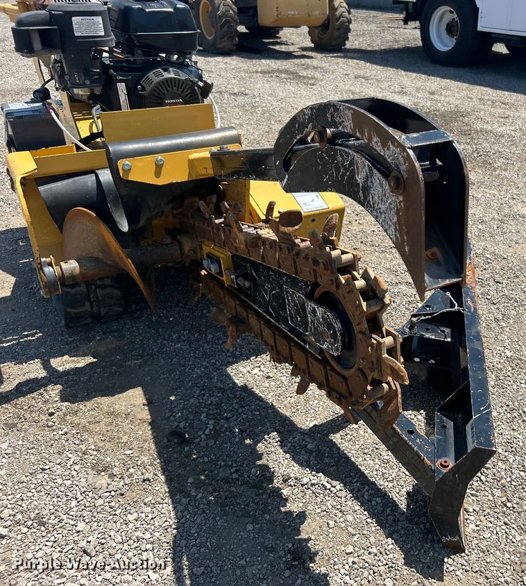 image for item EG0899 2017 Vermeer  RTX130 trencher