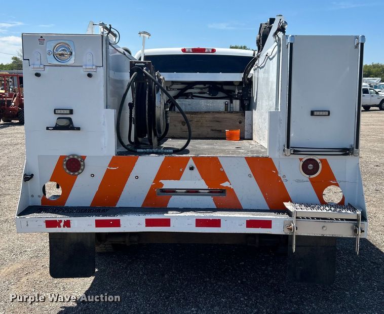 image for item EG0902 2013 Chevrolet  Silverado 2500HD Ext. Cab utility bed pickup truck