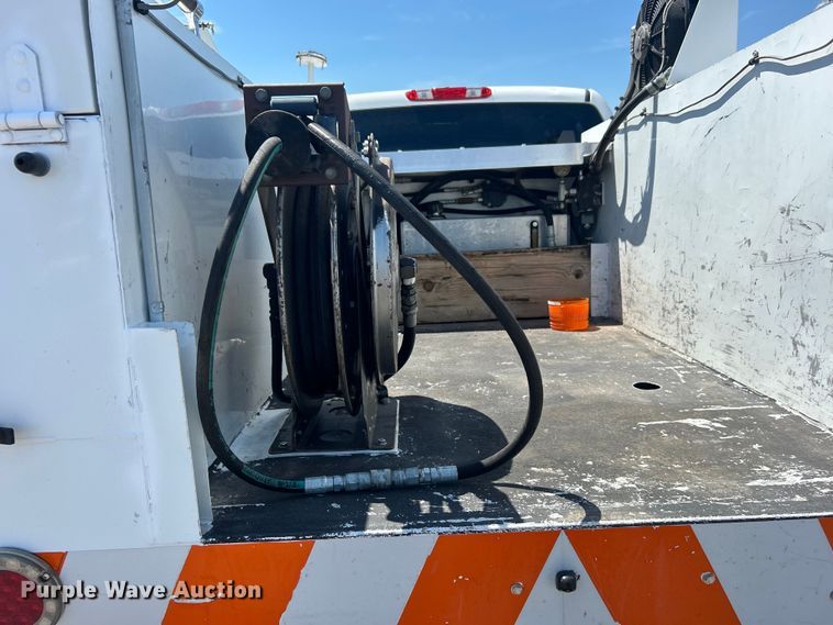 image for item EG0902 2013 Chevrolet  Silverado 2500HD Ext. Cab utility bed pickup truck