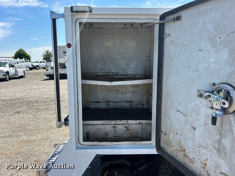 image for item EG0902 2013 Chevrolet  Silverado 2500HD Ext. Cab utility bed pickup truck