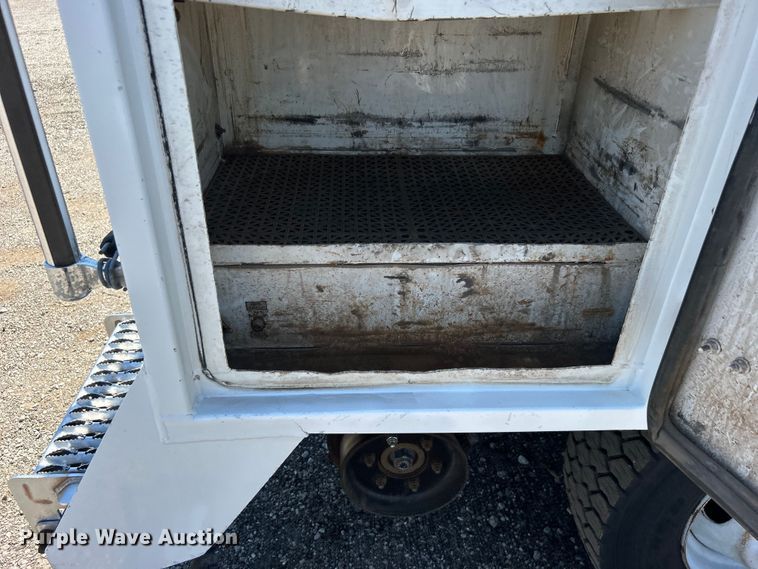 image for item EG0902 2013 Chevrolet  Silverado 2500HD Ext. Cab utility bed pickup truck