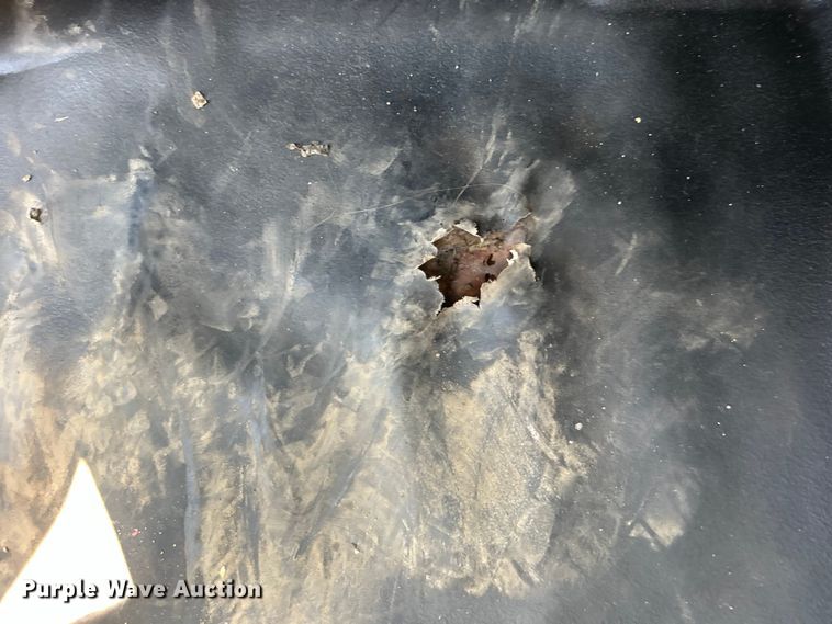 image for item EG0902 2013 Chevrolet  Silverado 2500HD Ext. Cab utility bed pickup truck