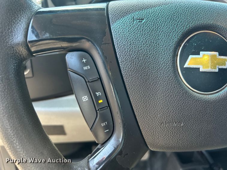 image for item EG0902 2013 Chevrolet  Silverado 2500HD Ext. Cab utility bed pickup truck