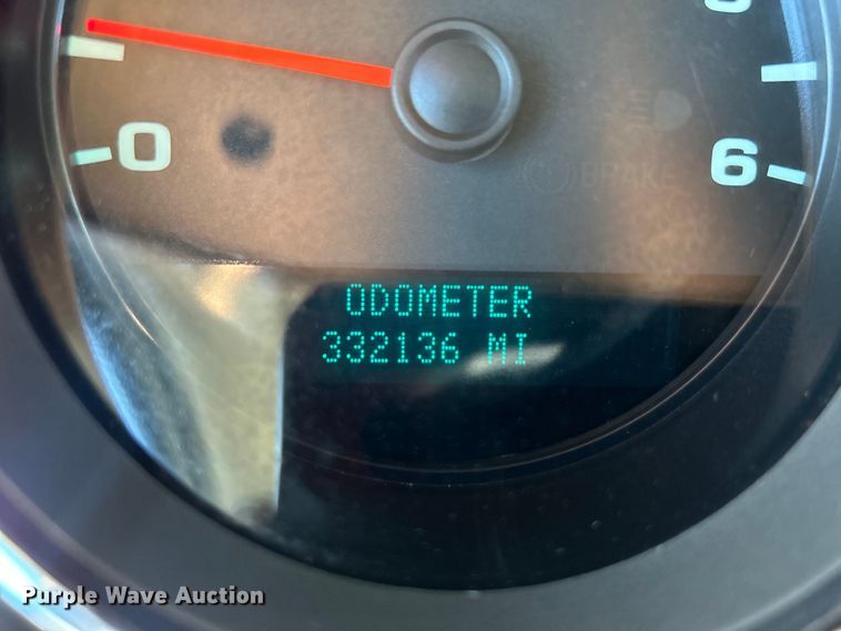 image for item EG0902 2013 Chevrolet  Silverado 2500HD Ext. Cab utility bed pickup truck