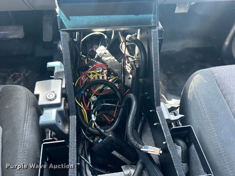 image for item EG0902 2013 Chevrolet  Silverado 2500HD Ext. Cab utility bed pickup truck