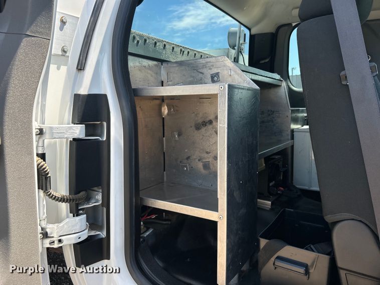 image for item EG0902 2013 Chevrolet  Silverado 2500HD Ext. Cab utility bed pickup truck