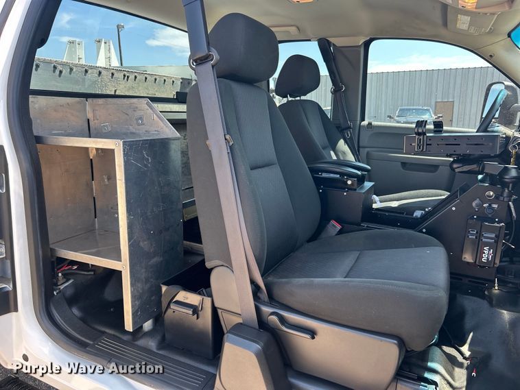 image for item EG0902 2013 Chevrolet  Silverado 2500HD Ext. Cab utility bed pickup truck