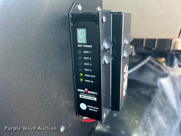 image for item EG0902 2013 Chevrolet  Silverado 2500HD Ext. Cab utility bed pickup truck