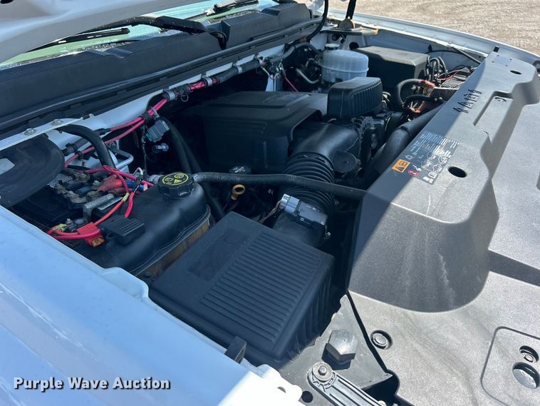 image for item EG0902 2013 Chevrolet  Silverado 2500HD Ext. Cab utility bed pickup truck