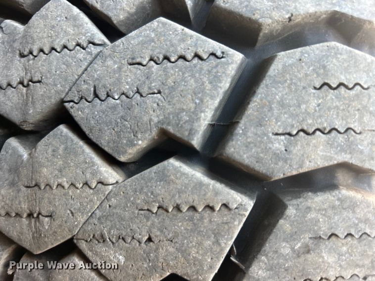 image for item EG0902 2013 Chevrolet  Silverado 2500HD Ext. Cab utility bed pickup truck